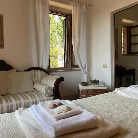 Poggio Ai Due Pini 비보나