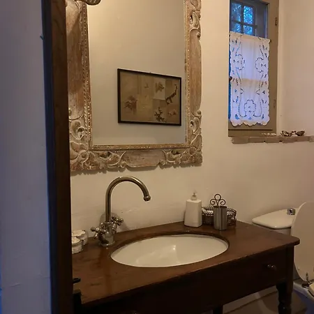 Poggio Ai Due Pini 비보나
