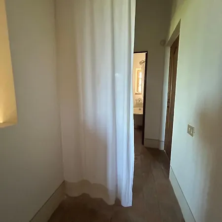Poggio Ai Due Pini 비보나